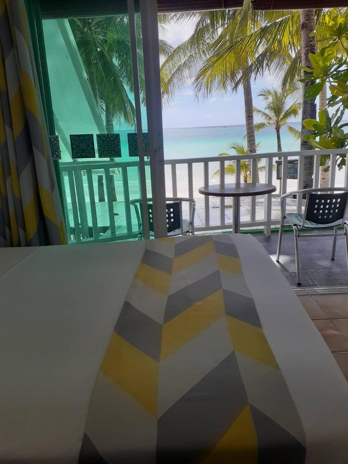 Bluewaves Beach House Balabag  Экстерьер фото