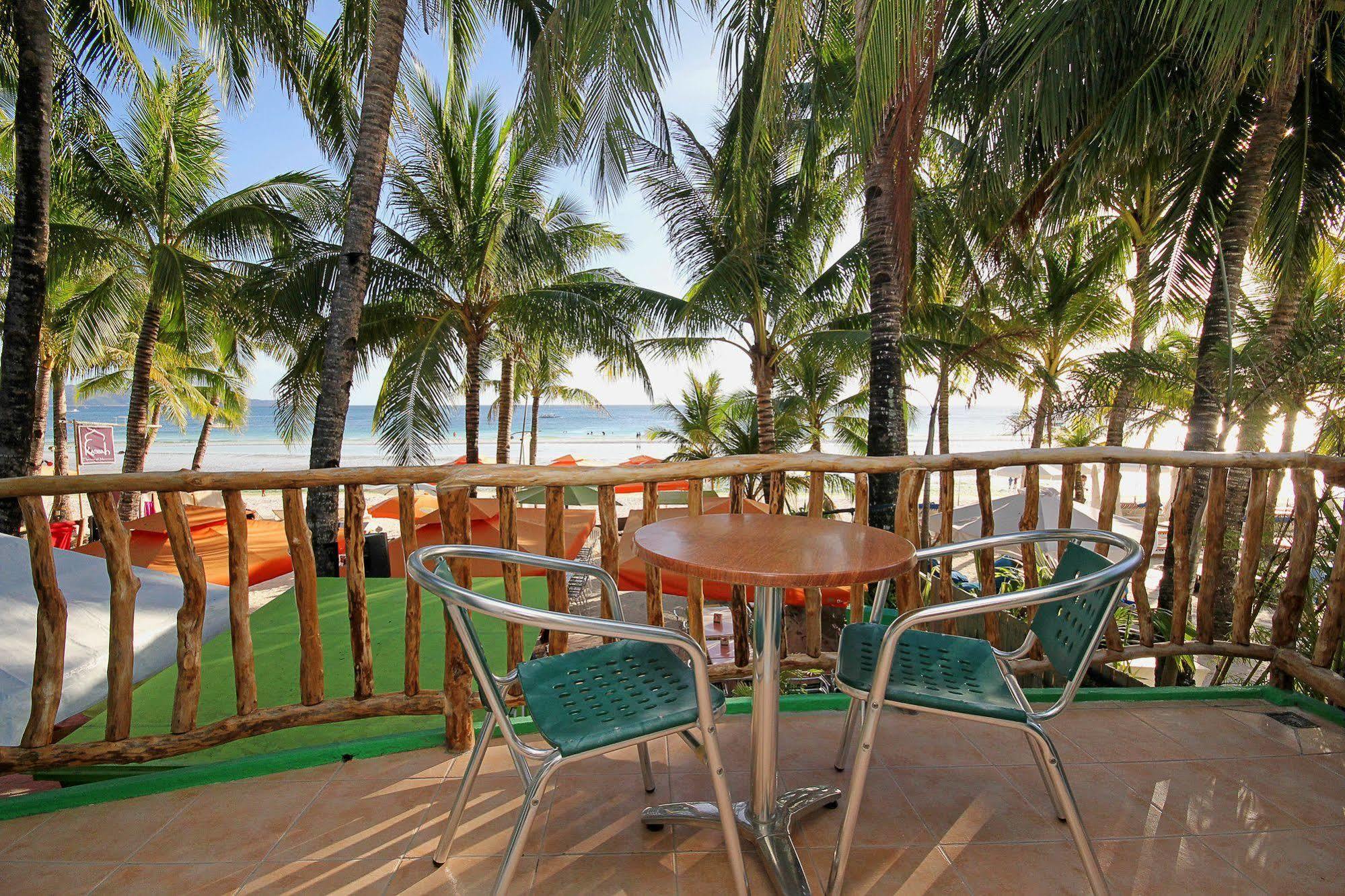 Bluewaves Beach House Balabag  Экстерьер фото